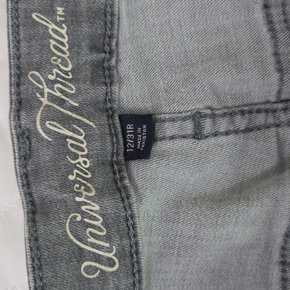 Universal Thread Gray Denim Jeans - image 4